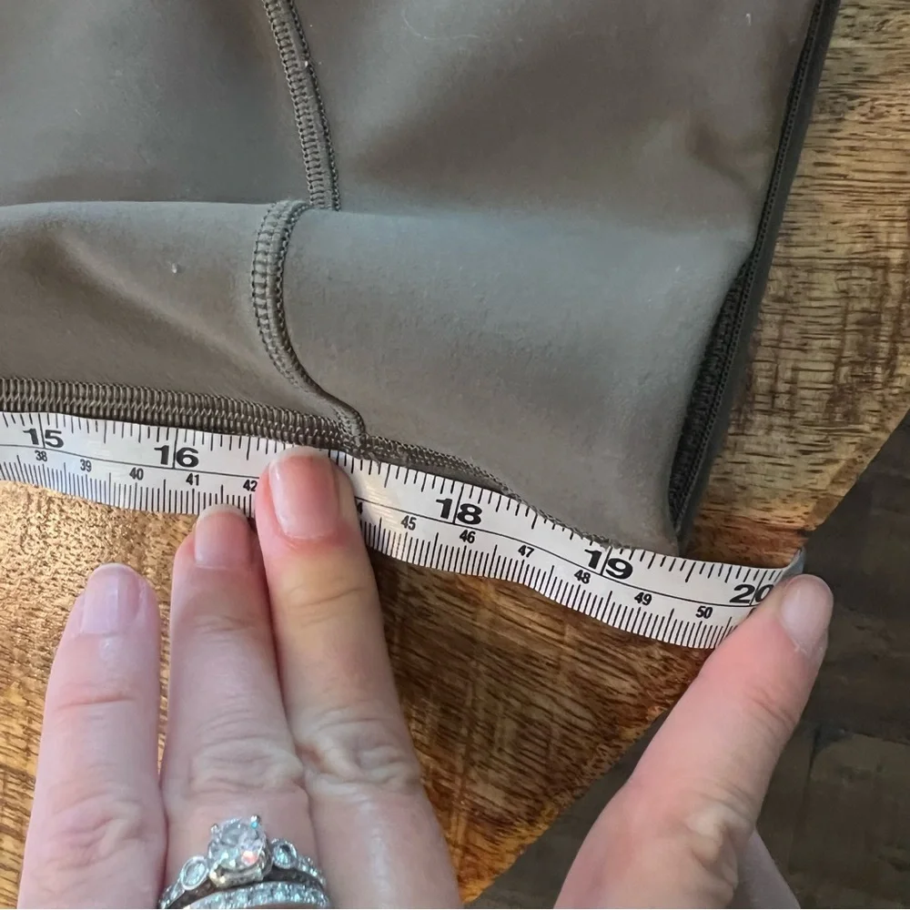 Lululemon In Movement Crop Everlux 19" Sage green - Picture 7 of 10